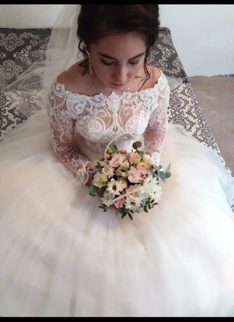 Невеста с нежным свадебным букетом от «Подарочка» — «Подарочек», Дубна