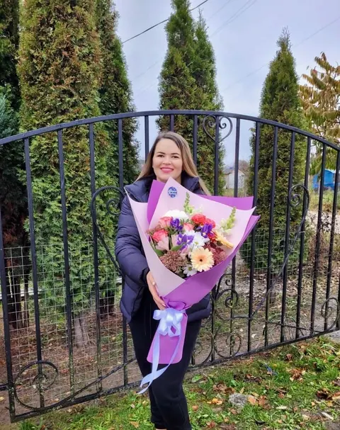 Сборный букет в розовой упаковке — «Подарочек», Дубна
